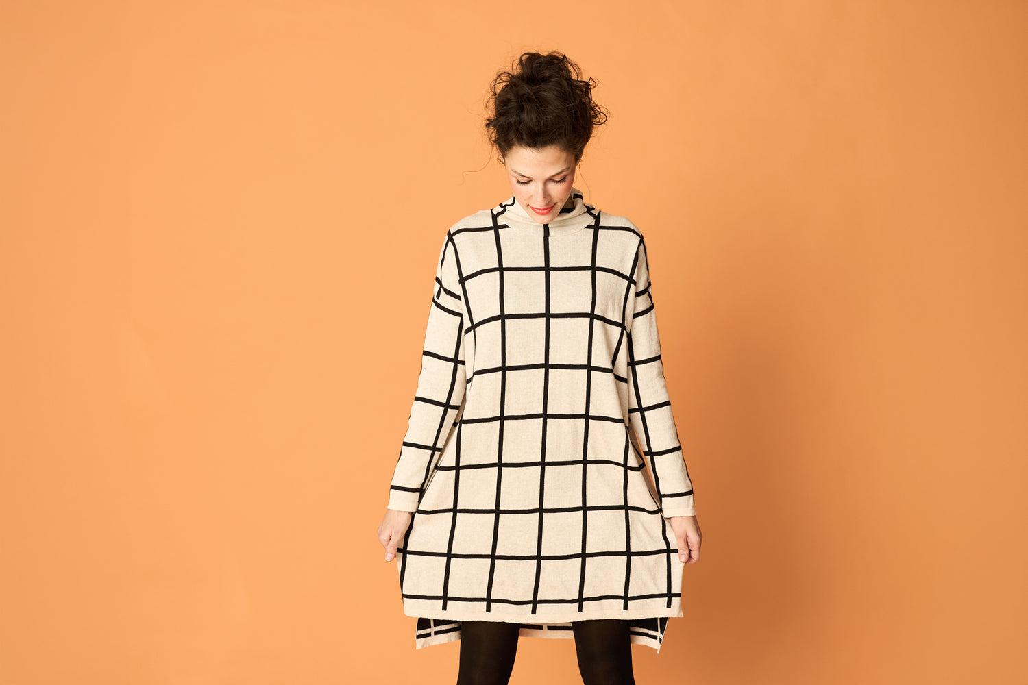 KNIT COSY DRESS, GIANT GRID, CREAM MELANGE, BLACK