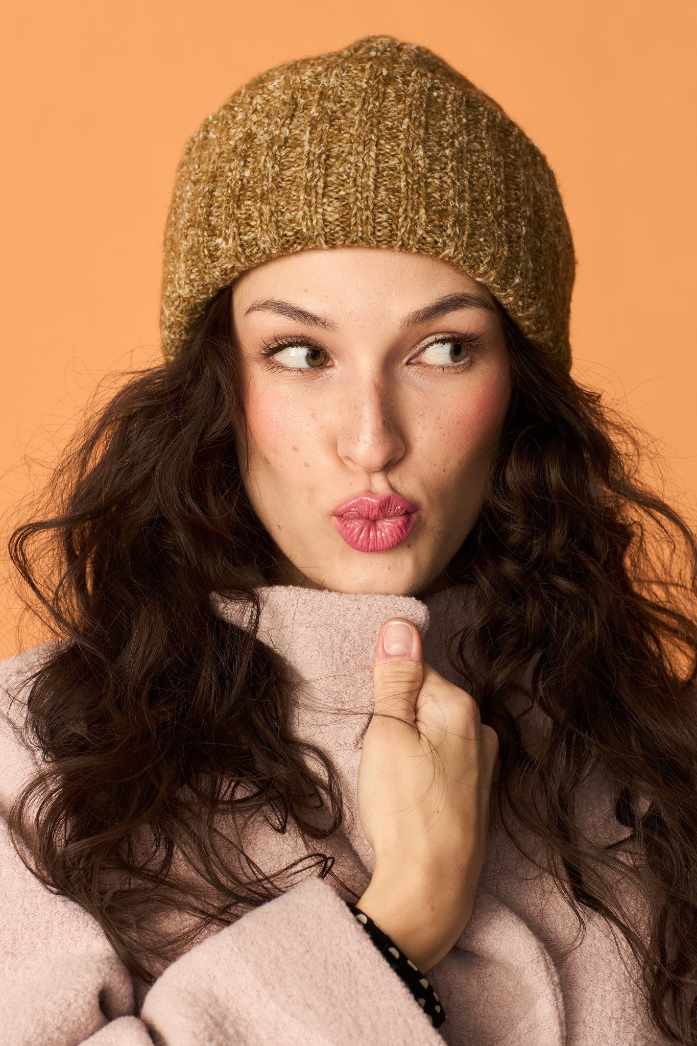 GIANT BEANIE, Fluffy knit, Golden Green