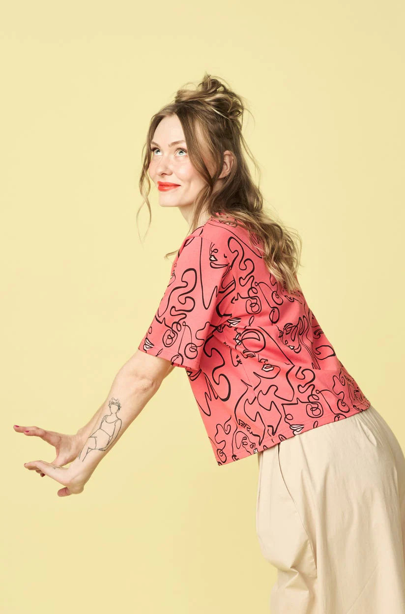 PRE-ORDER: TEE SHIRT, Lipstick, Coral CORAL RED