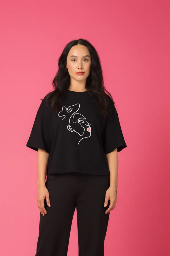 PRE-ORDER: DRIFT T-Shirt, Lipstick, Black
