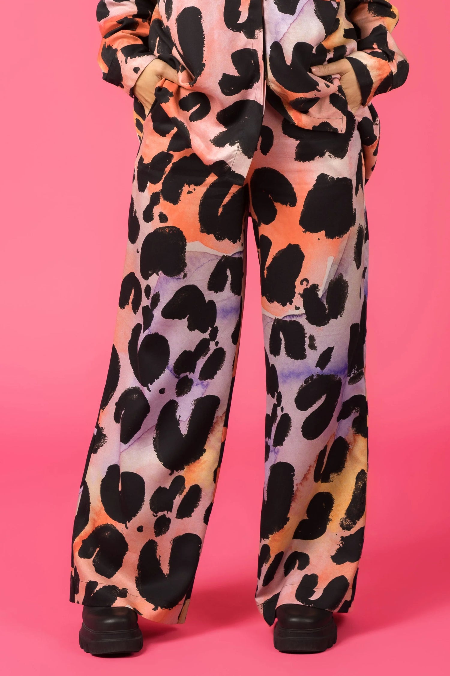 PRE-ORDER: VIVID wide trousers, untamed