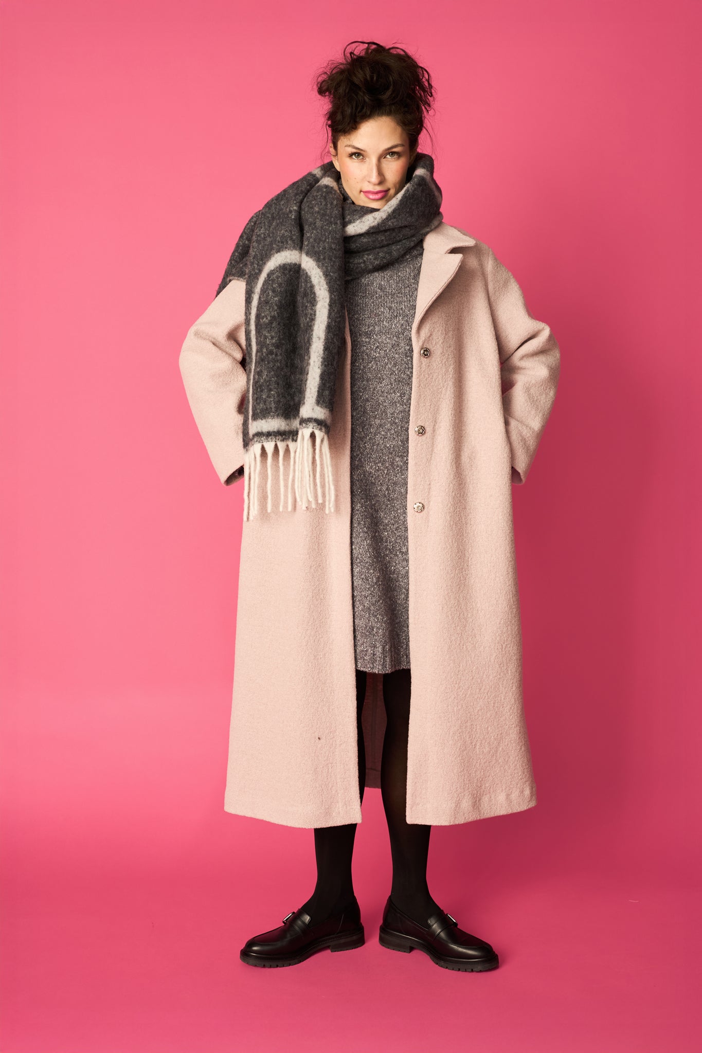 GIANT SOFT SCARF, Logo Black